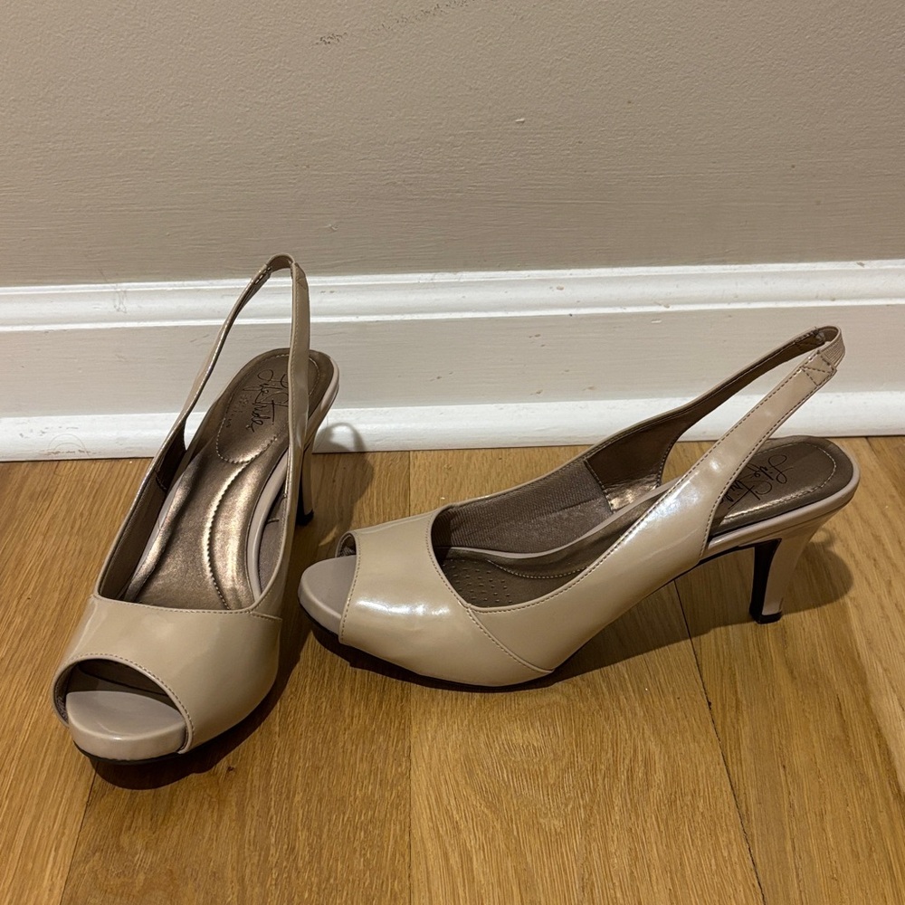 Life Stride Nude Slingback Heels